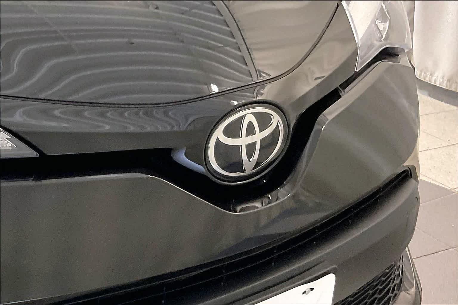2021 Toyota C-HR XLE - Photo 30