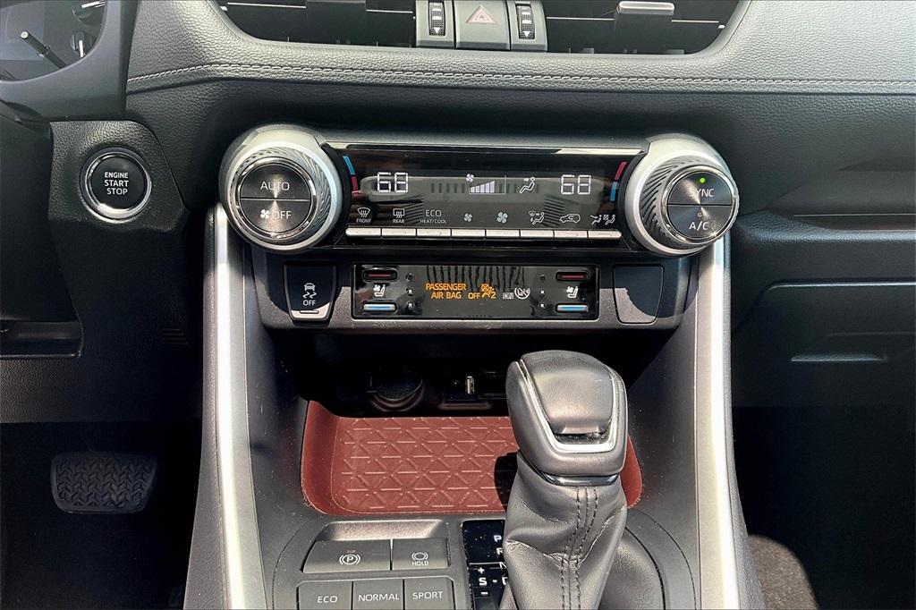2019 Toyota RAV4 Limited - Photo 26