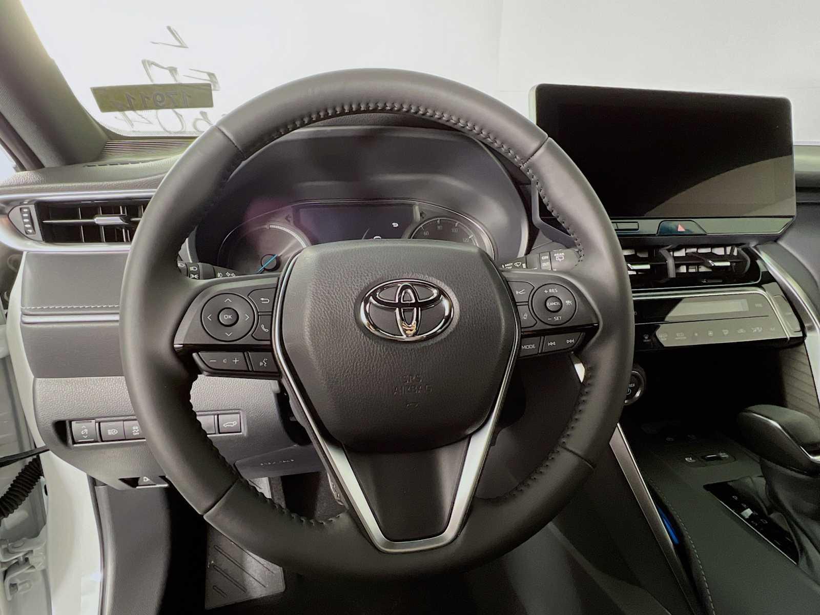 2024 Toyota Venza XLE - Photo 7