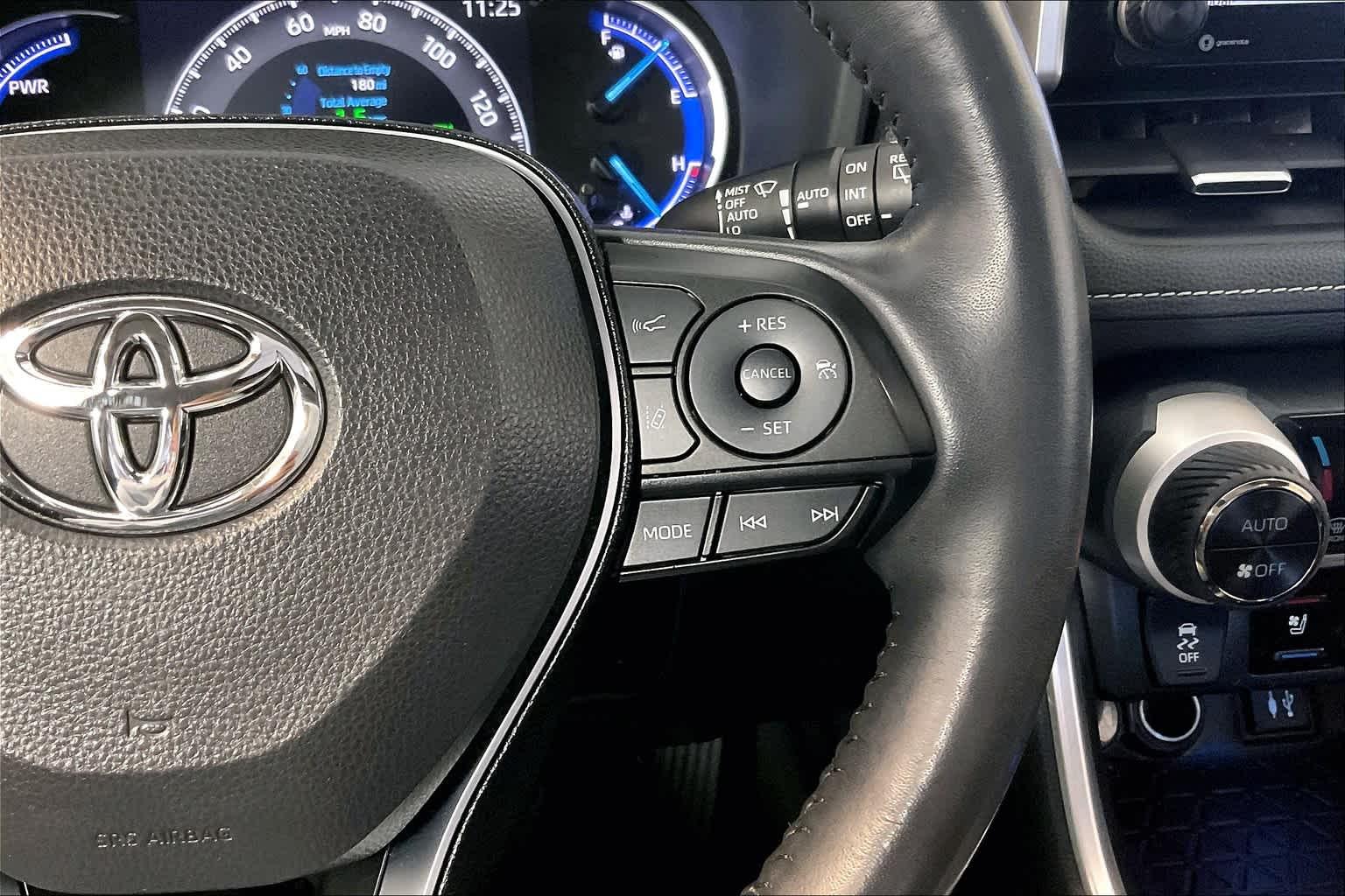 2019 Toyota RAV4 Hybrid Limited - Photo 24