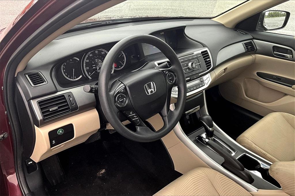 2015 Honda Accord LX - Photo 8