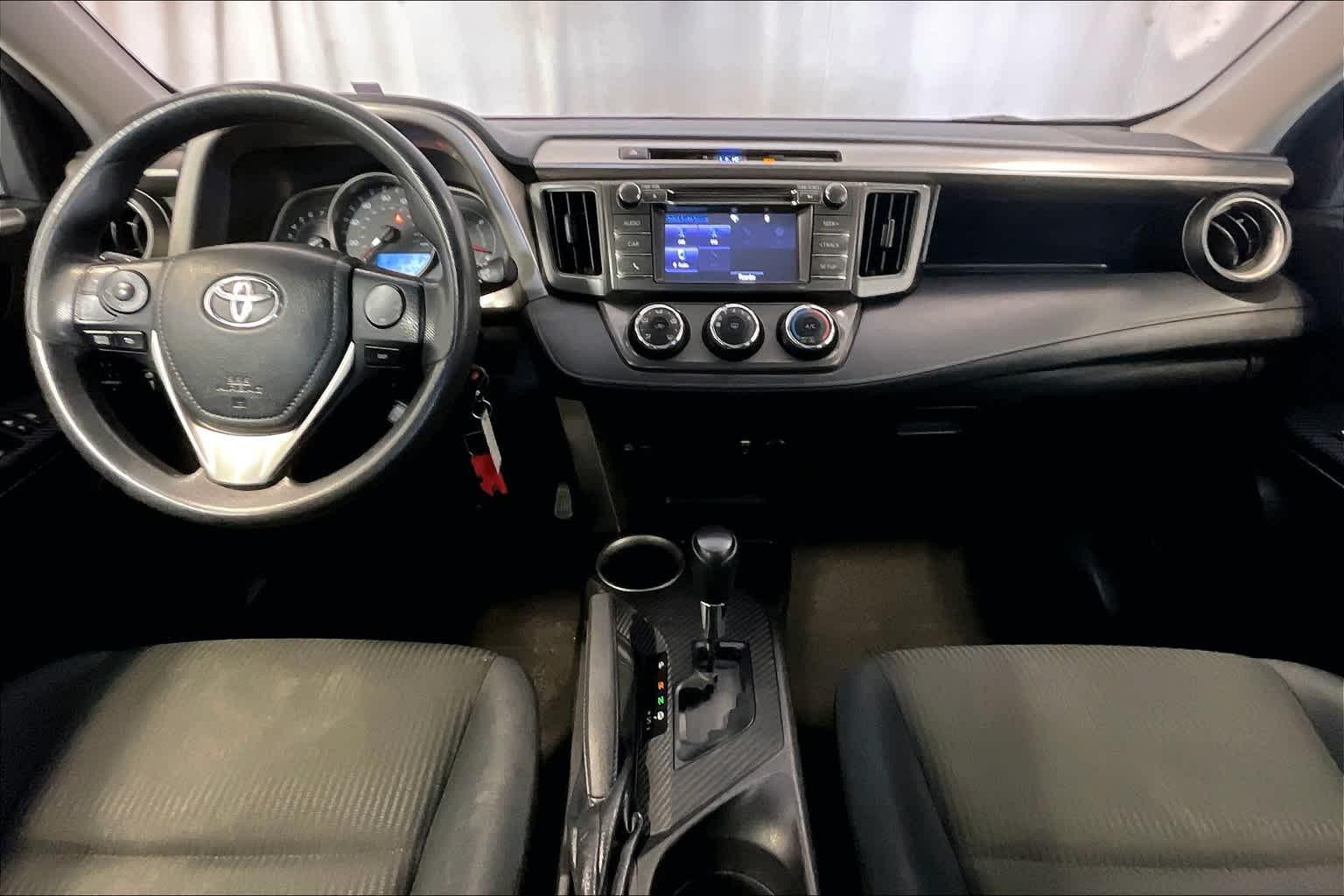 2015 Toyota RAV4 LE - Photo 20