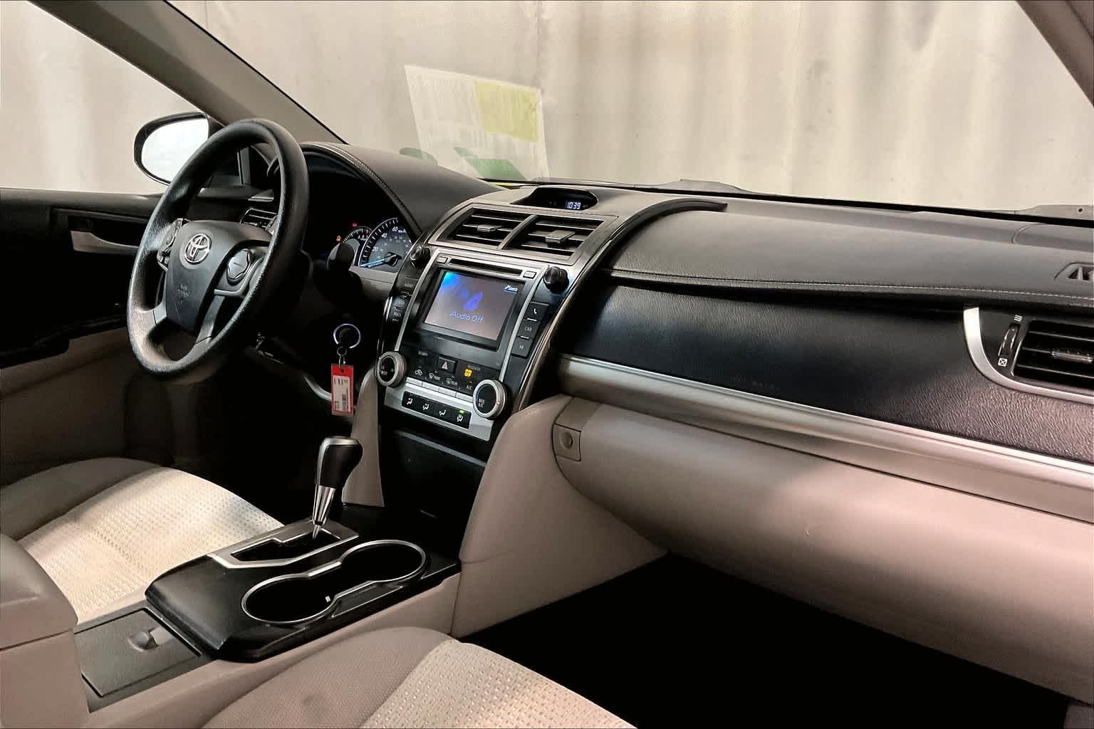 2012 Toyota Camry LE - Photo 14