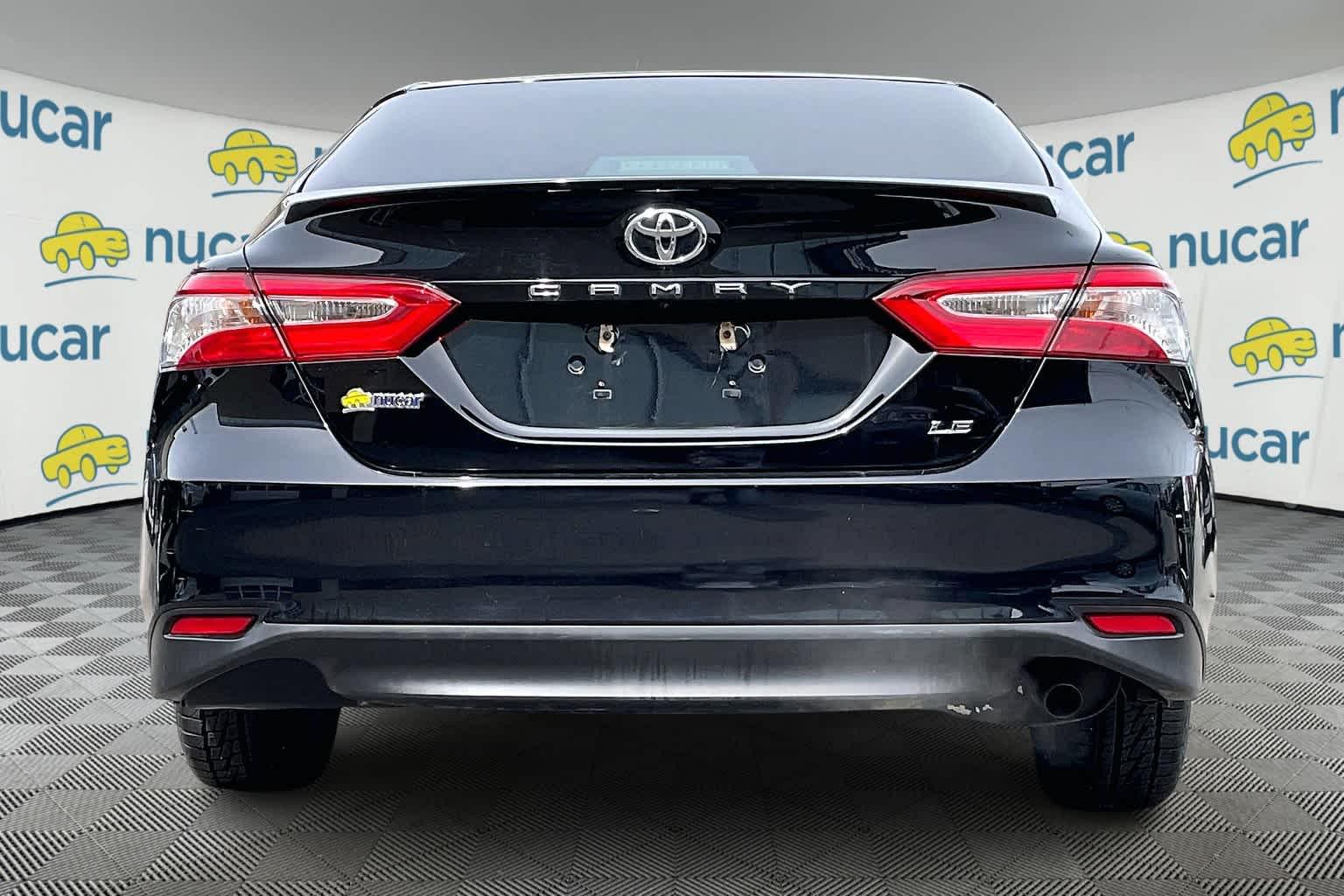 2018 Toyota Camry LE - Photo 5