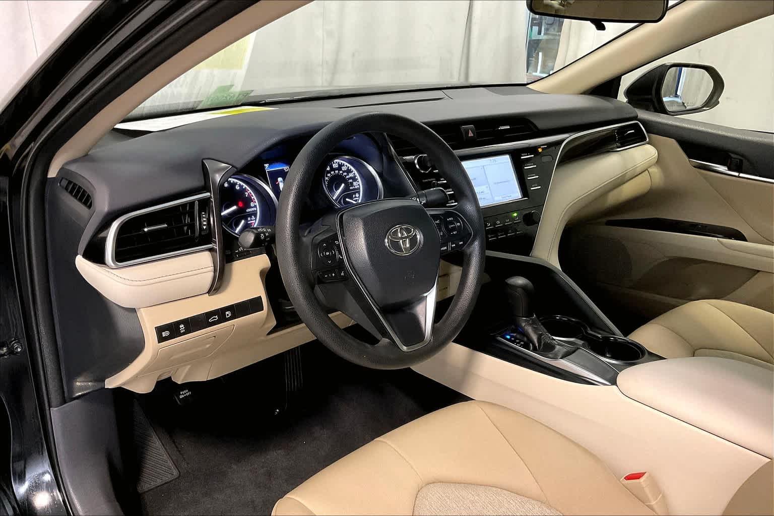 2018 Toyota Camry LE - Photo 8