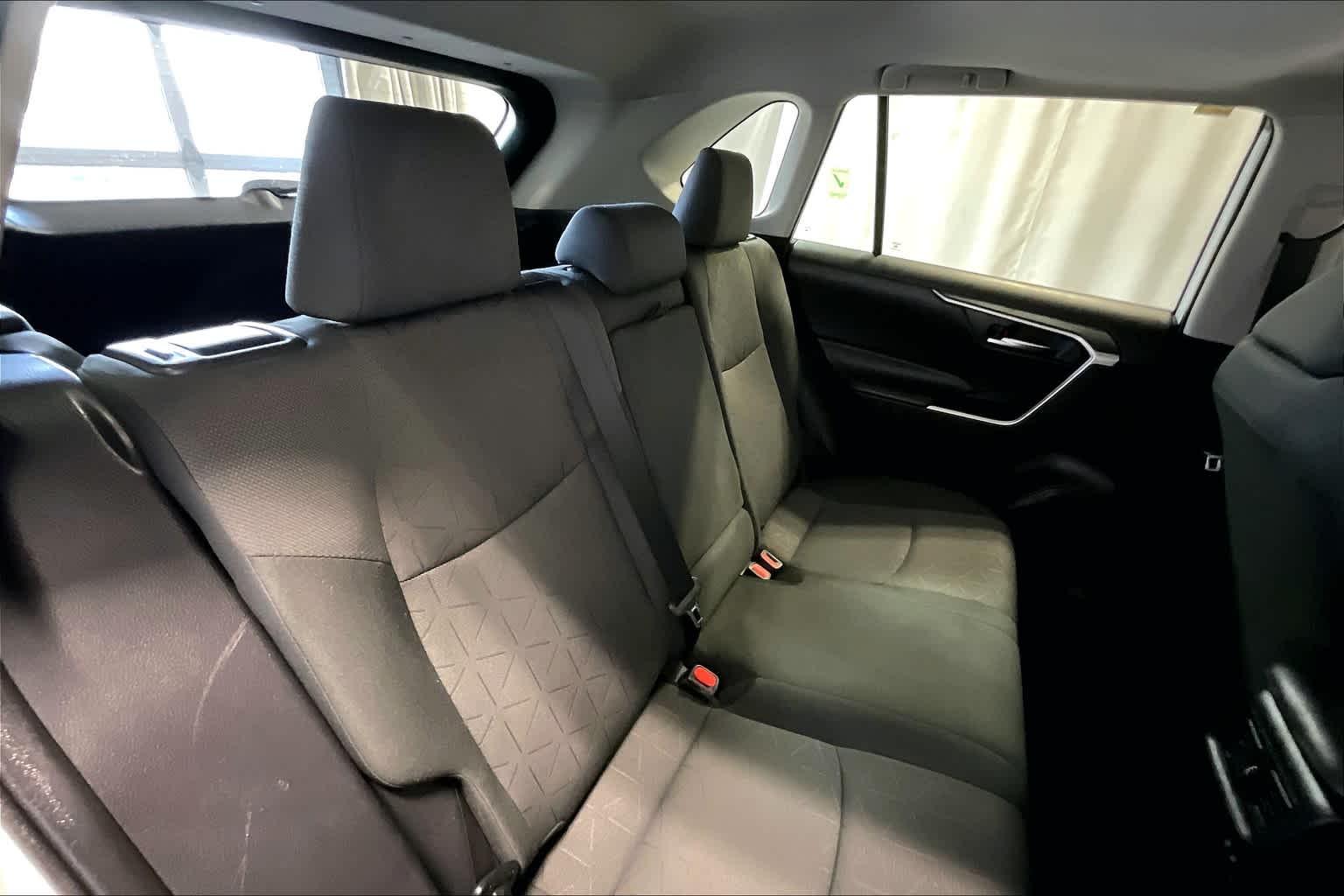 2019 Toyota RAV4 XLE - Photo 15