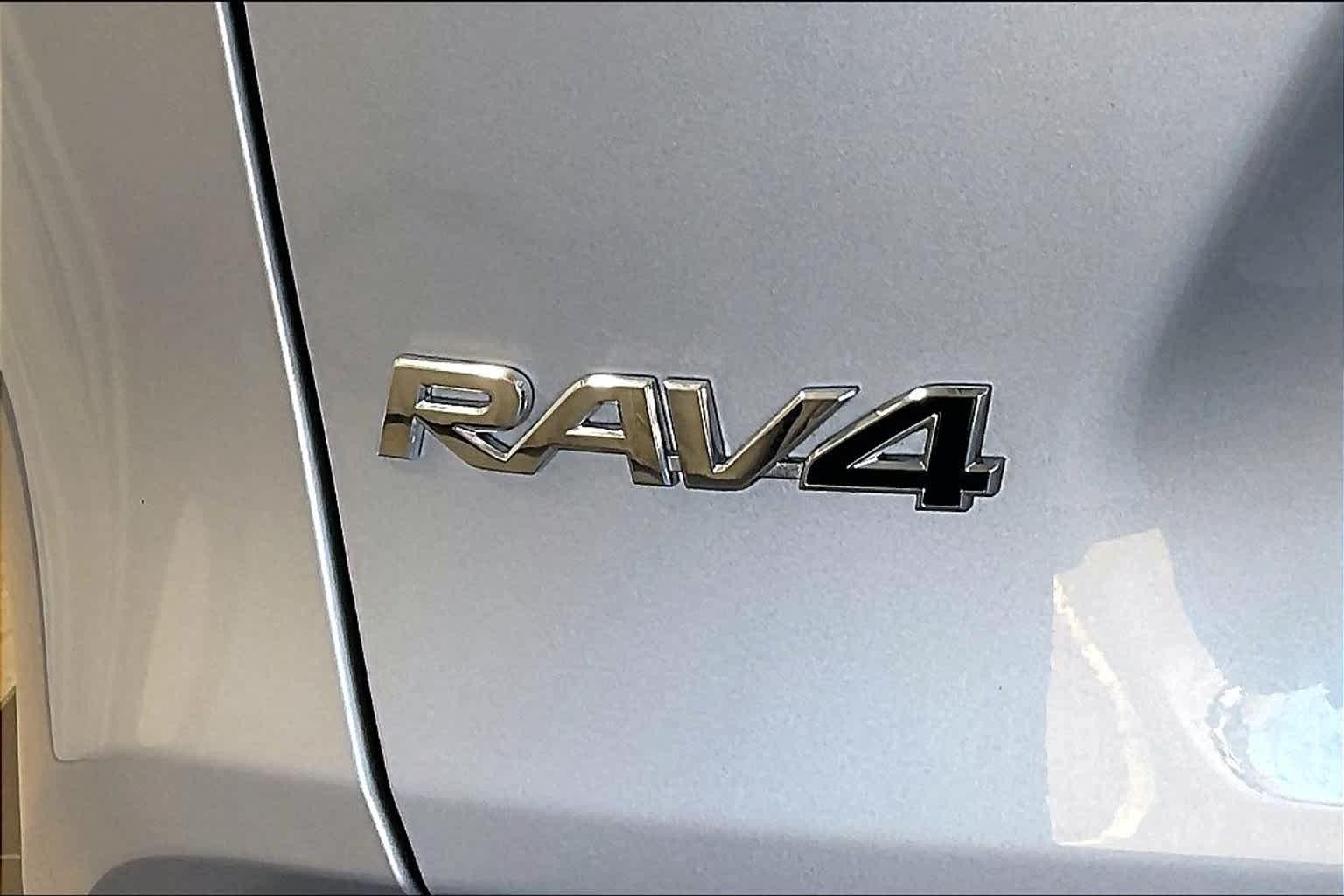 2021 Toyota RAV4 XLE - Photo 29