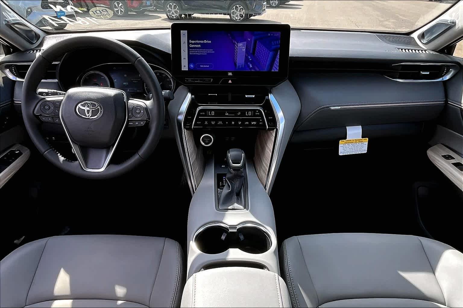 2024 Toyota Venza XLE - Photo 10