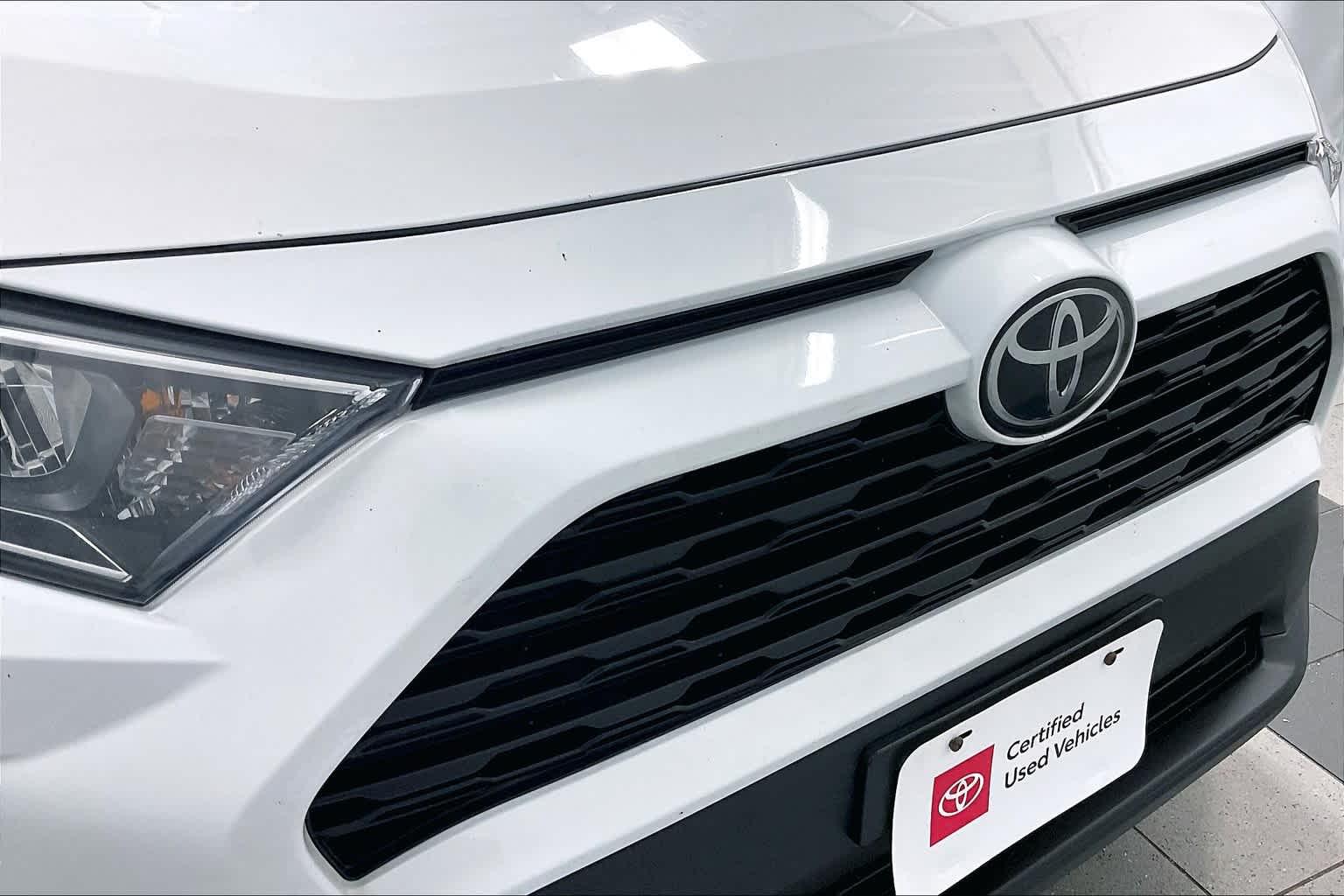 2021 Toyota RAV4 XLE - Photo 31