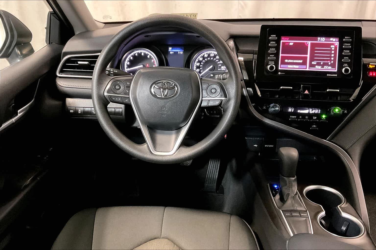 2023 Toyota Camry LE - Photo 17