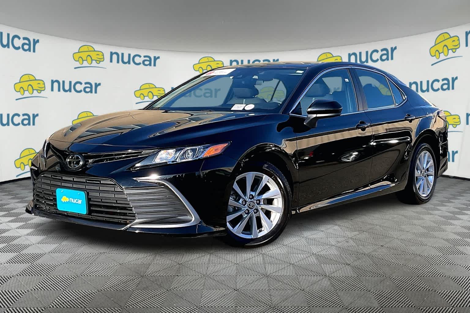 2023 Toyota Camry LE - Photo 3