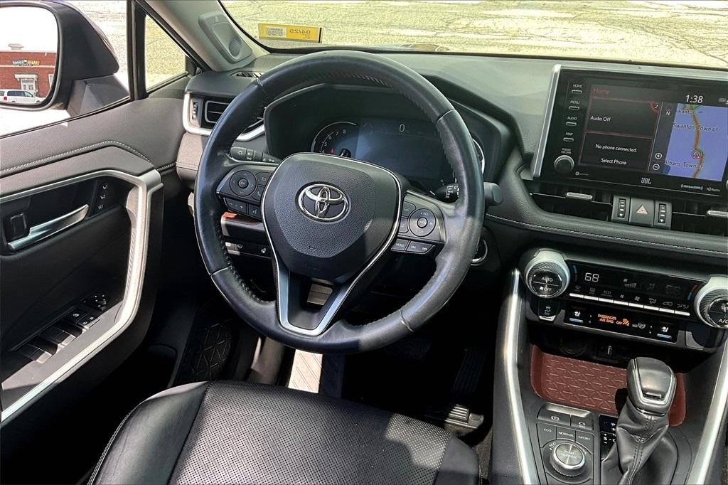 2019 Toyota RAV4 Limited - Photo 17