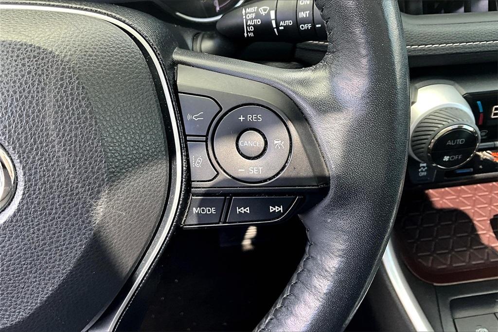 2019 Toyota RAV4 Limited - Photo 24