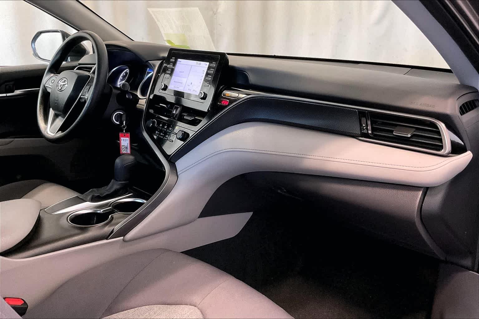 2021 Toyota Camry LE - Photo 14