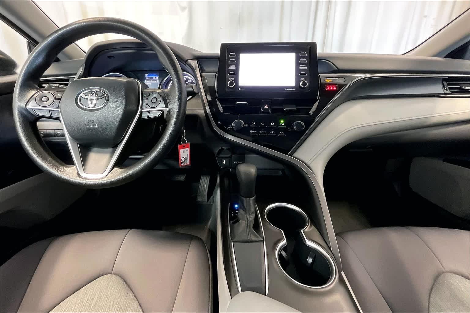 2021 Toyota Camry LE - Photo 21