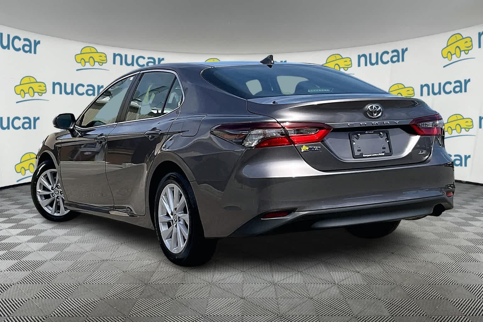 2021 Toyota Camry LE - Photo 4
