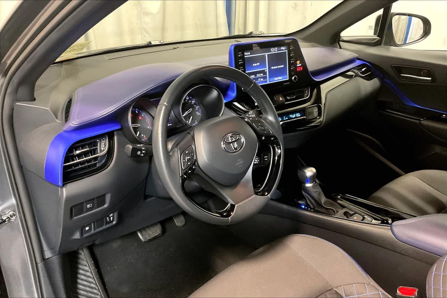 2021 Toyota C-HR XLE - Photo 8