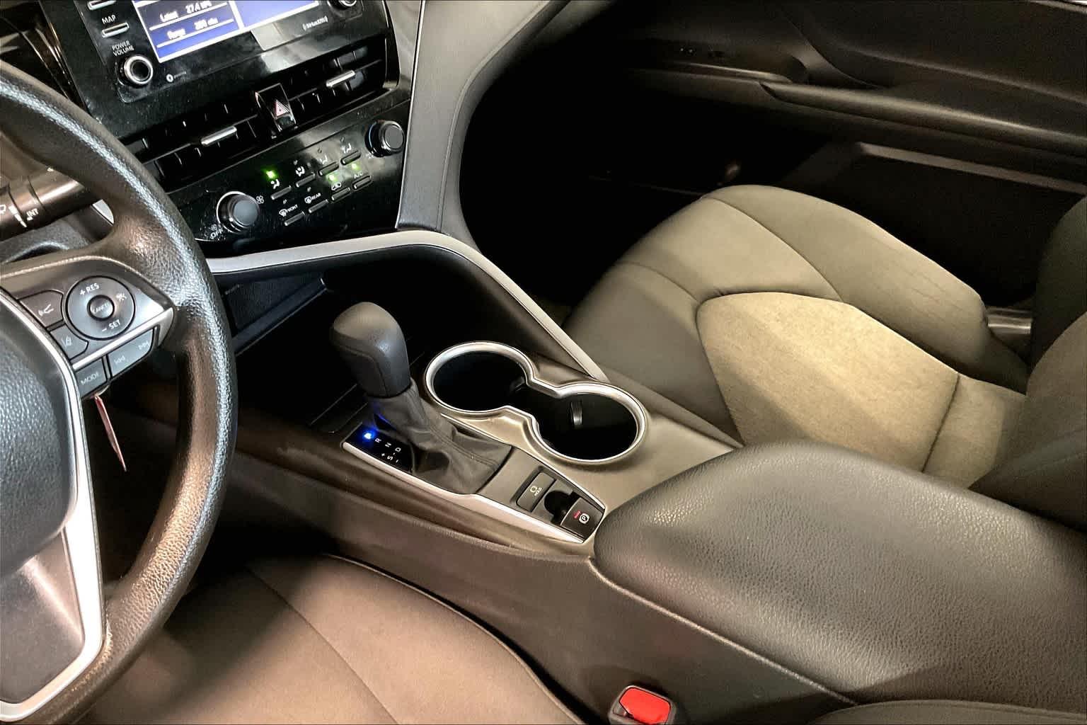 2021 Toyota Camry LE - Photo 20