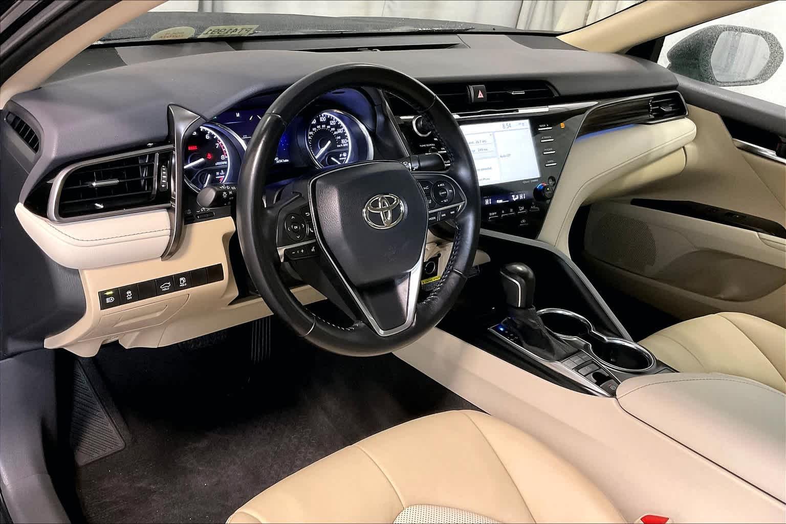 2020 Toyota Camry XLE - Photo 8