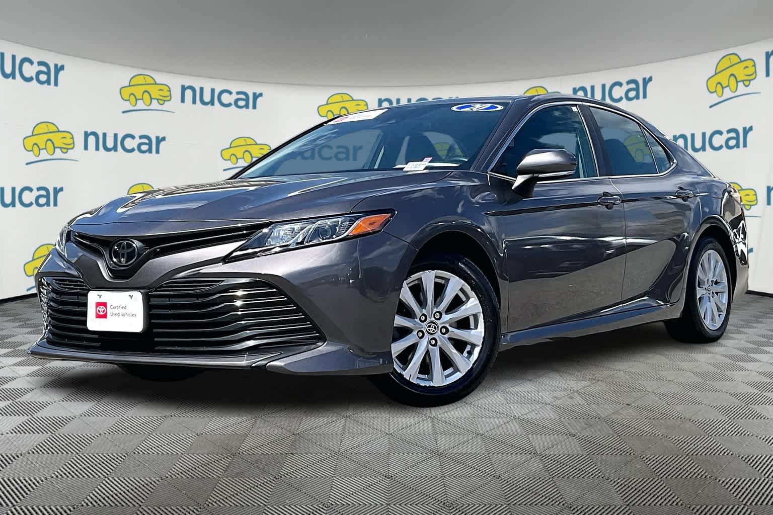2020 Toyota Camry LE - Photo 3