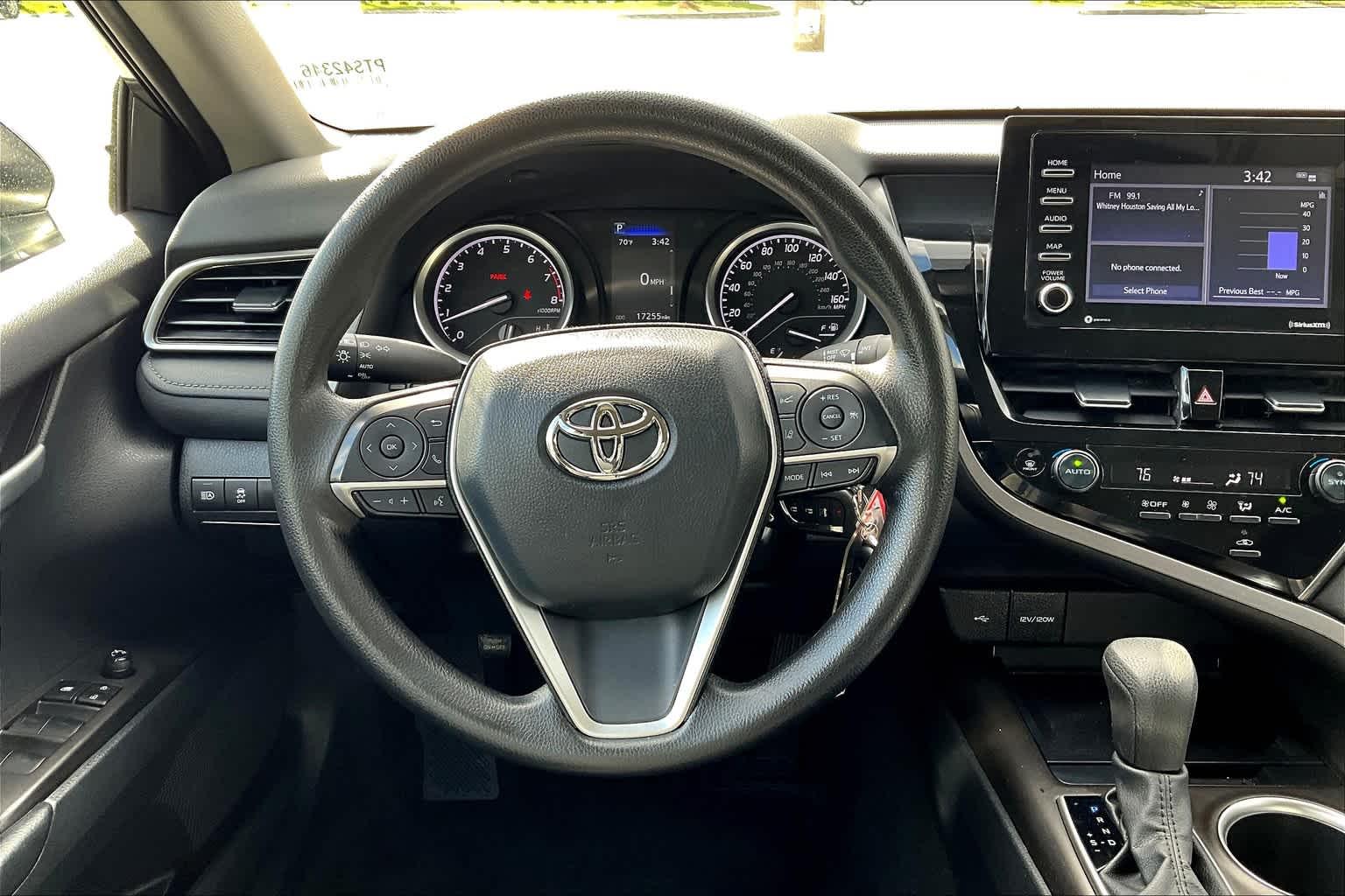2024 Toyota Camry LE - Photo 17