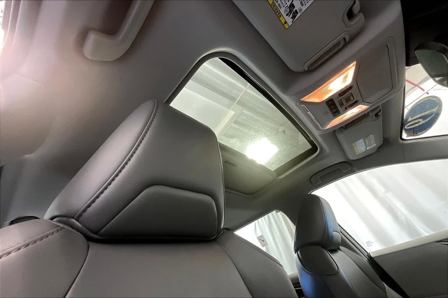 2019 Toyota RAV4 XLE Premium - Photo 22
