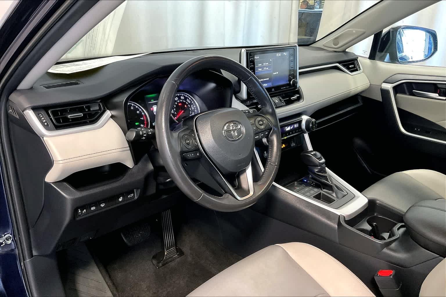 2019 Toyota RAV4 XLE Premium - Photo 8