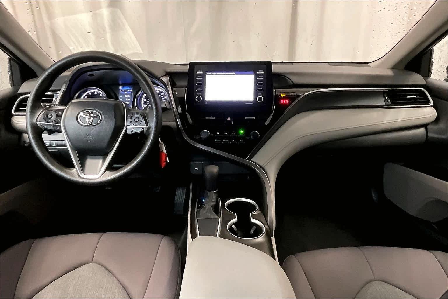 2021 Toyota Camry LE - Photo 21
