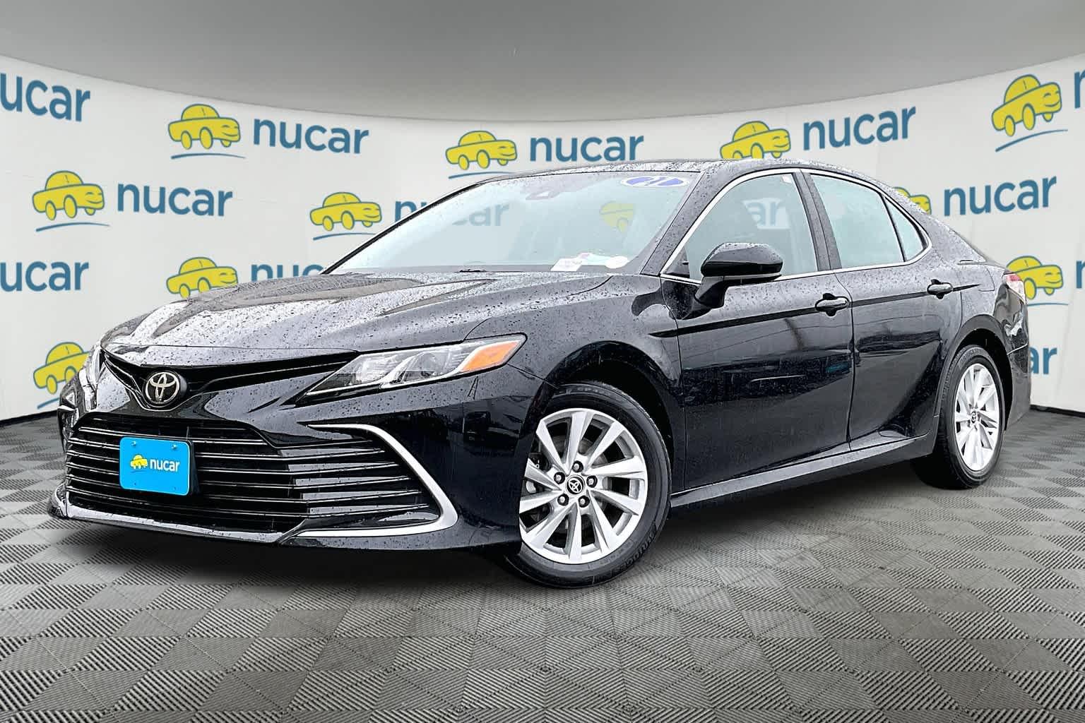 2021 Toyota Camry LE - Photo 3