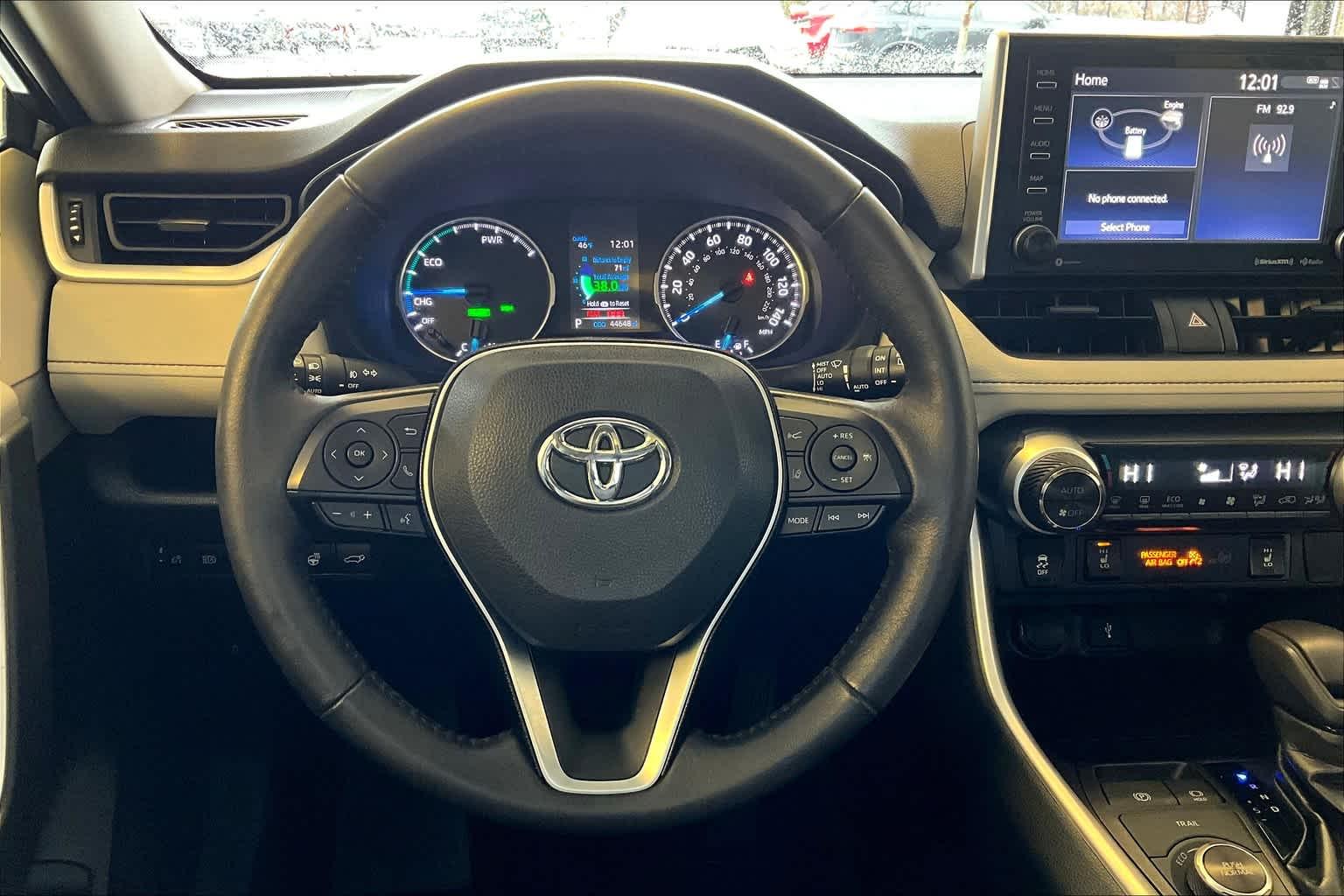2021 Toyota RAV4 Hybrid XLE - Photo 17