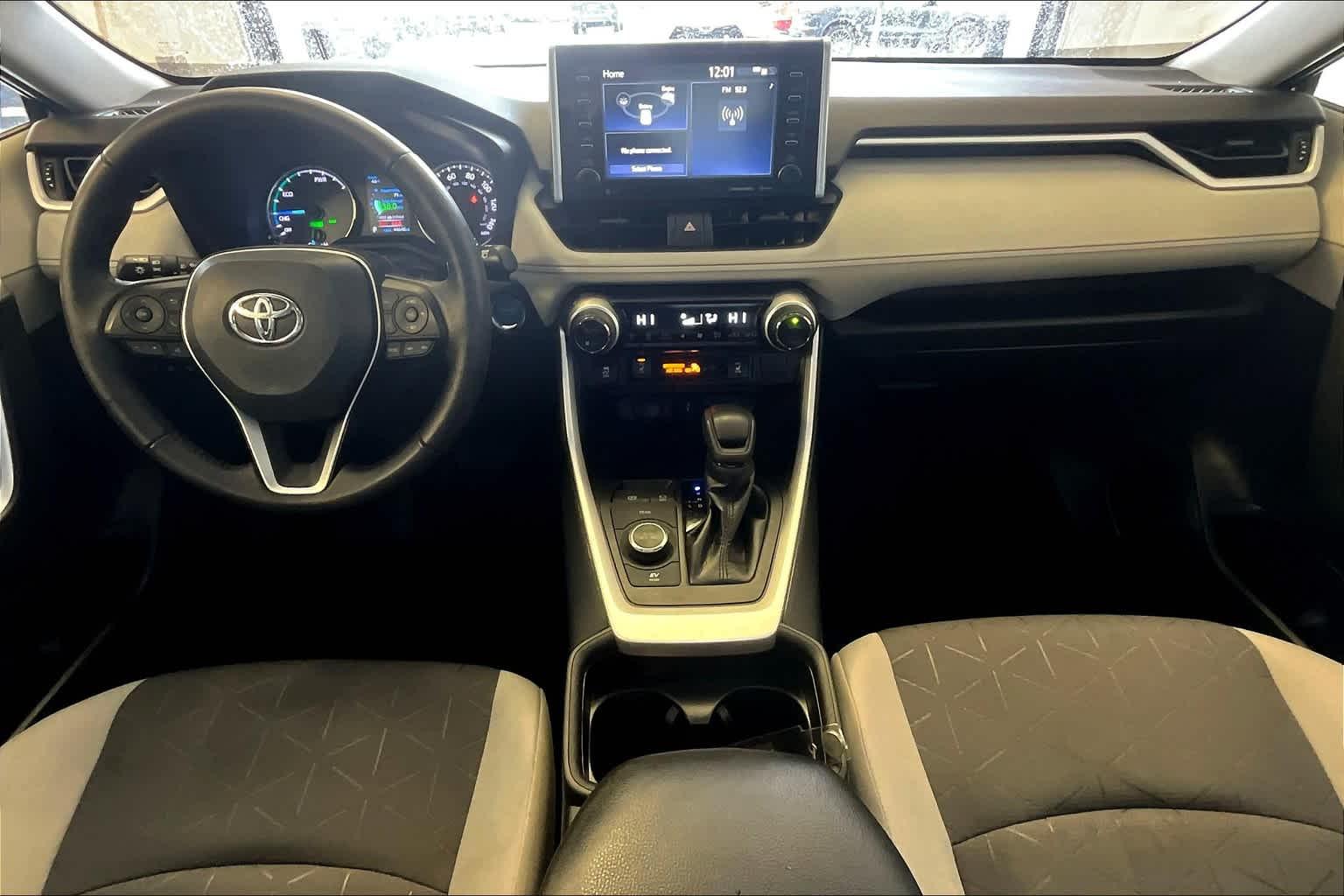 2021 Toyota RAV4 Hybrid XLE - Photo 21
