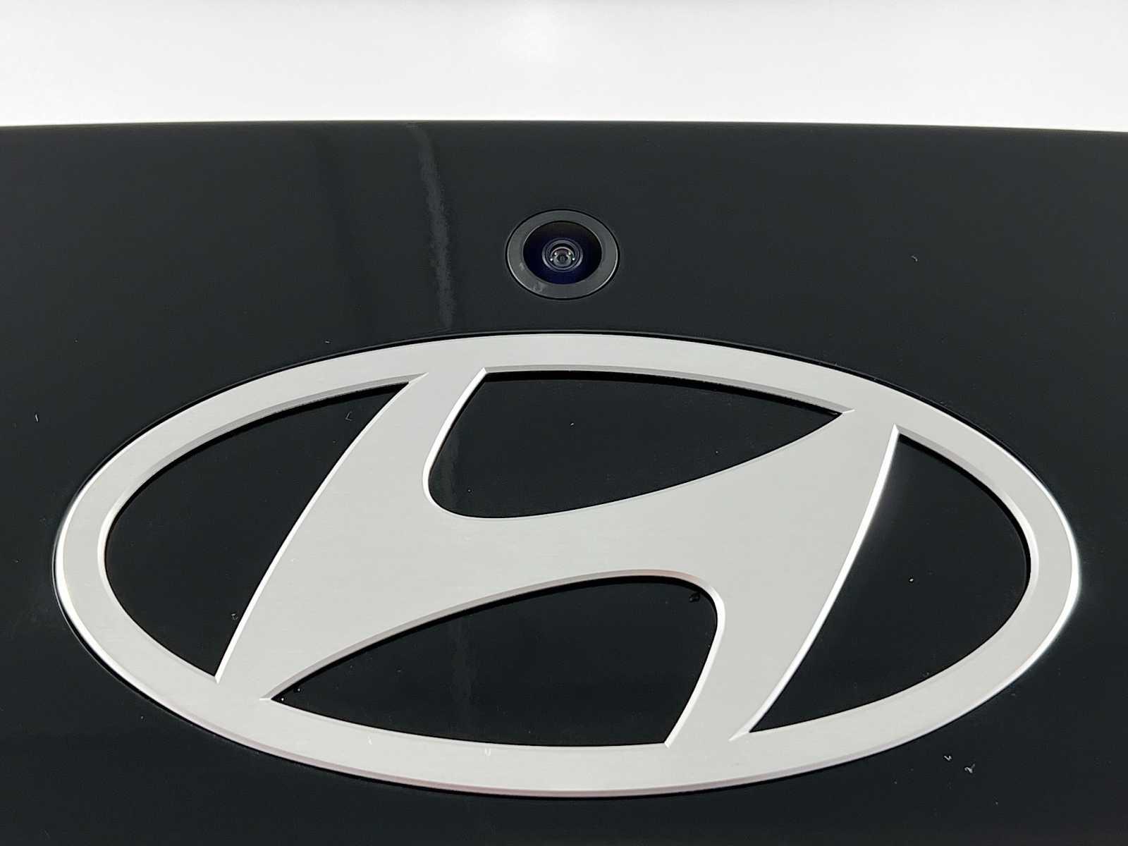 2024 Hyundai Elantra Limited - Photo 18
