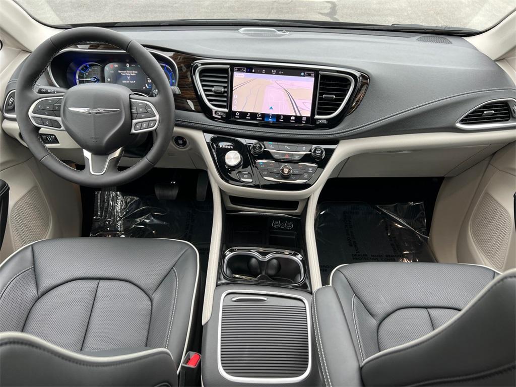 2023 Chrysler Pacifica Hybrid Limited - Photo 19