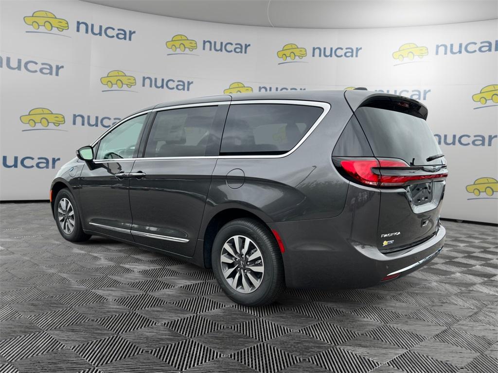 2023 Chrysler Pacifica Hybrid Limited - Photo 5