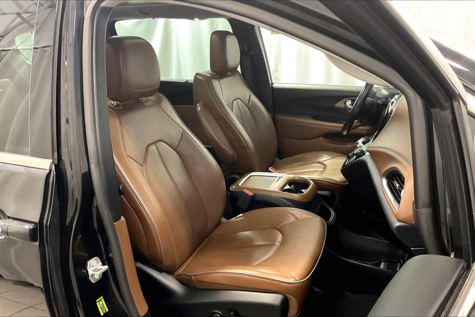 2019 Chrysler Pacifica Limited - Photo 11