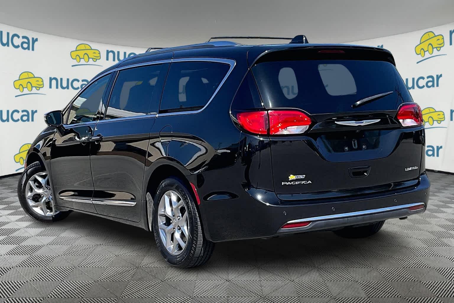 2019 Chrysler Pacifica Limited - Photo 4