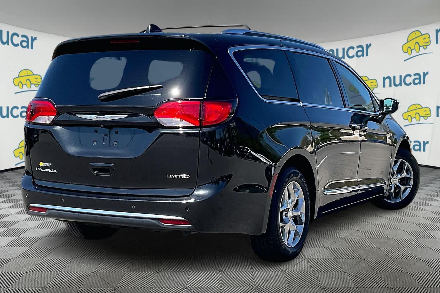 2019 Chrysler Pacifica Limited - Photo 6