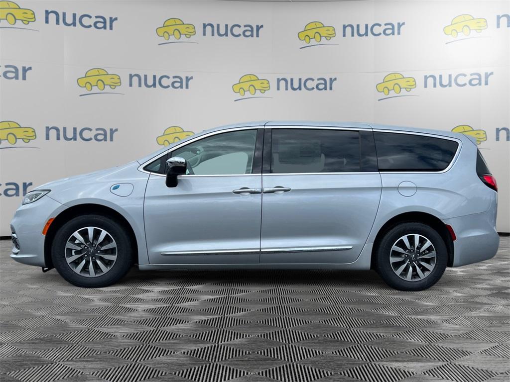 2023 Chrysler Pacifica Hybrid Limited - Photo 4