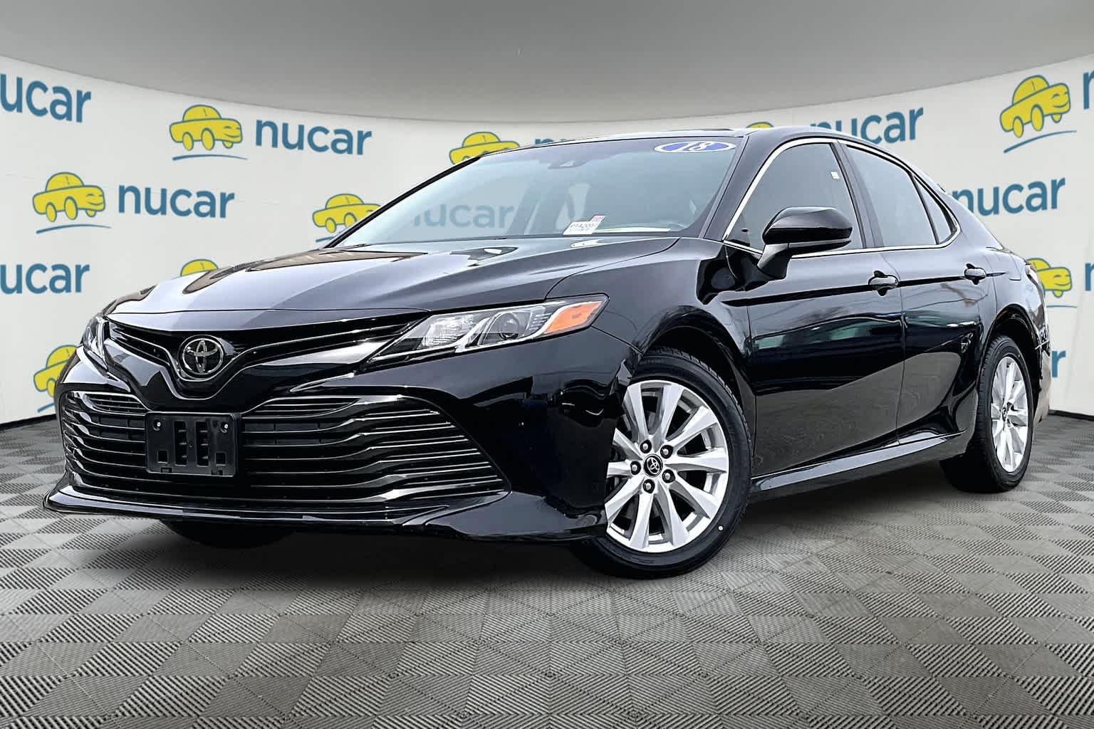 2018 Toyota Camry LE - Photo 3